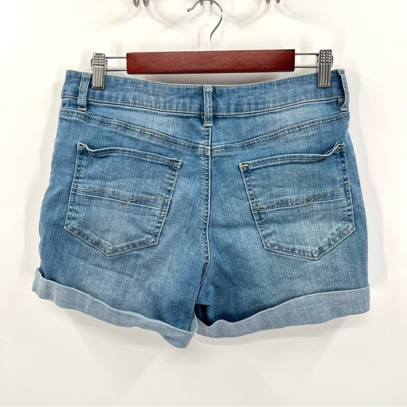 NEW YORK & COMPANY Denim Blue Women's Shorts Size 10 - Picture 5 of 12